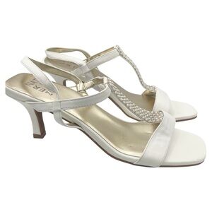 Naturalizer Skylar white slingback T-strap dress heel sandals women’s Size 9M